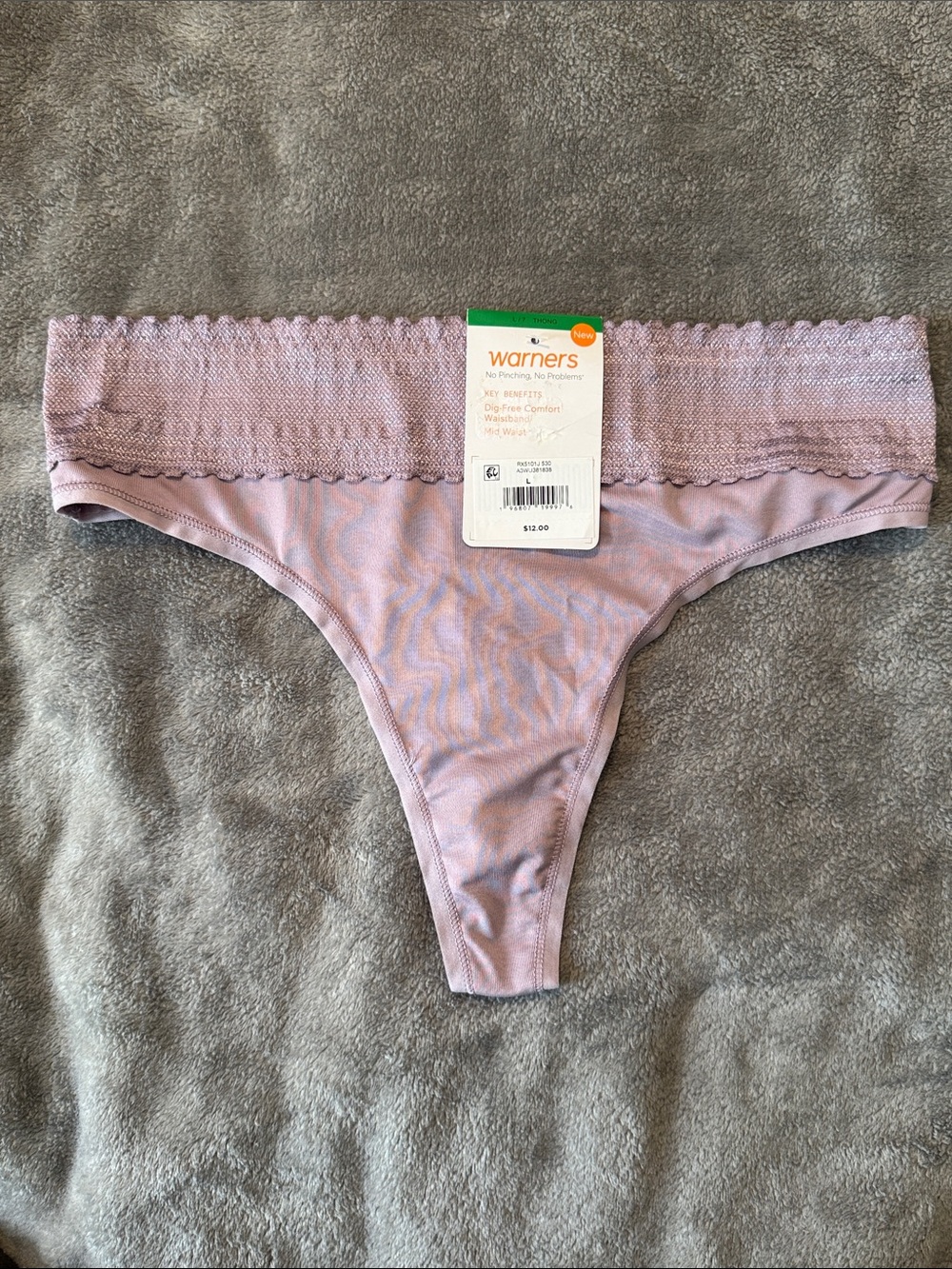 🌻 Warners Mid Rise Dig Free Waistband Thong NWT